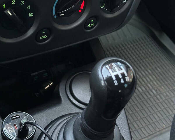 Сірий Форд Фьюжен, об'ємом двигуна 1.4 л та пробігом 210 тис. км за 5299 $, фото 27 на Automoto.ua