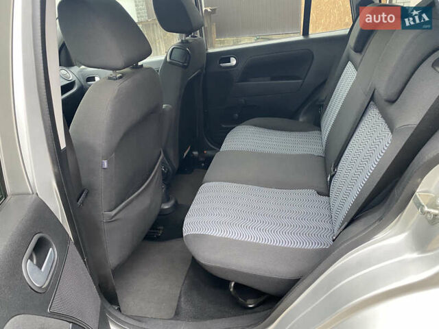 Сірий Форд Фьюжен, об'ємом двигуна 1.6 л та пробігом 185 тис. км за 6500 $, фото 13 на Automoto.ua