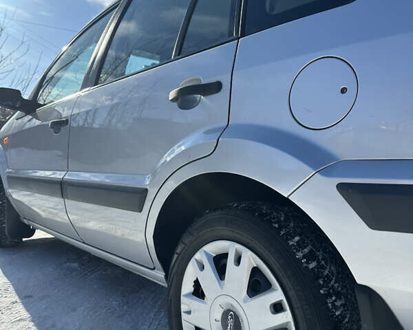 Серый Форд Фьюжн, объемом двигателя 1.4 л и пробегом 200 тыс. км за 5099 $, фото 10 на Automoto.ua