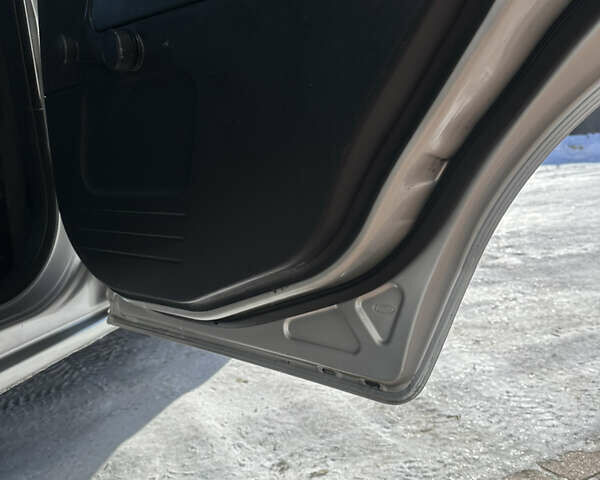 Серый Форд Фьюжн, объемом двигателя 1.4 л и пробегом 200 тыс. км за 5250 $, фото 43 на Automoto.ua