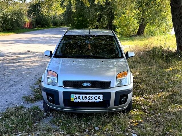 Сірий Форд Фьюжен, об'ємом двигуна 1.6 л та пробігом 260 тис. км за 2499 $, фото 2 на Automoto.ua