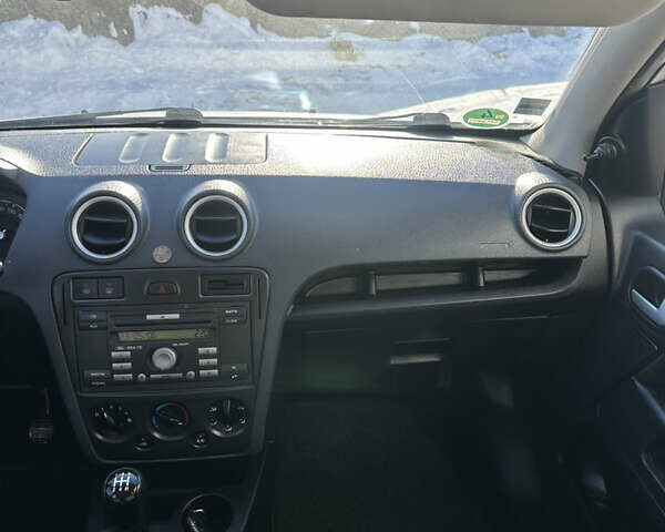 Сірий Форд Фьюжен, об'ємом двигуна 1.4 л та пробігом 200 тис. км за 5199 $, фото 47 на Automoto.ua