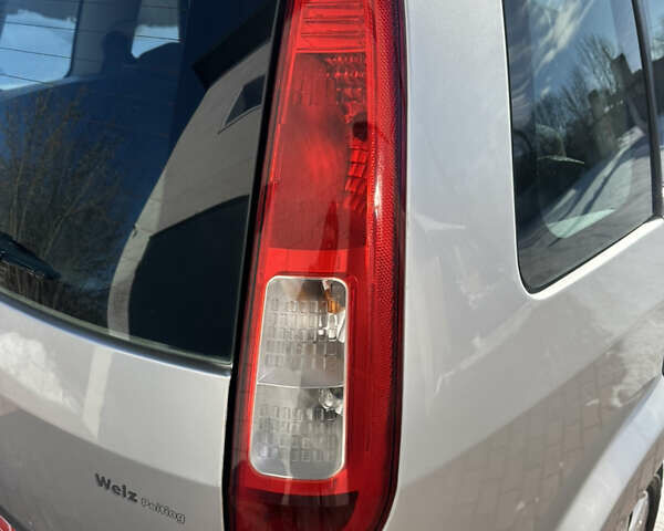 Серый Форд Фьюжн, объемом двигателя 1.4 л и пробегом 200 тыс. км за 5250 $, фото 48 на Automoto.ua