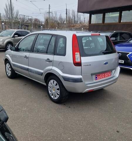 Серый Форд Фьюжн, объемом двигателя 1.4 л и пробегом 250 тыс. км за 5400 $, фото 6 на Automoto.ua
