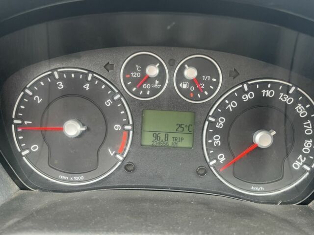 Серый Форд Фьюжн, объемом двигателя 1.6 л и пробегом 236 тыс. км за 4999 $, фото 13 на Automoto.ua