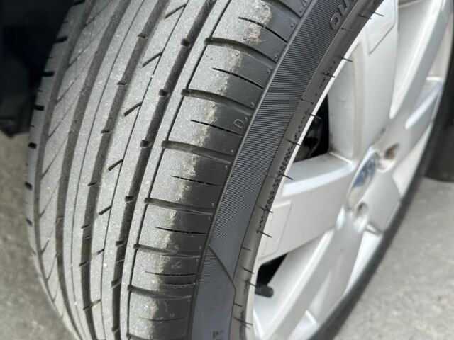 Серый Форд Фьюжн, объемом двигателя 1.4 л и пробегом 217 тыс. км за 5600 $, фото 13 на Automoto.ua