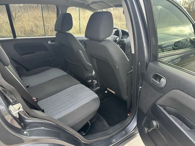 Серый Форд Фьюжн, объемом двигателя 1.4 л и пробегом 217 тыс. км за 5600 $, фото 9 на Automoto.ua