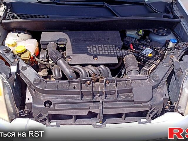 Серый Форд Фьюжн, объемом двигателя 1.4 л и пробегом 254 тыс. км за 3400 $, фото 3 на Automoto.ua