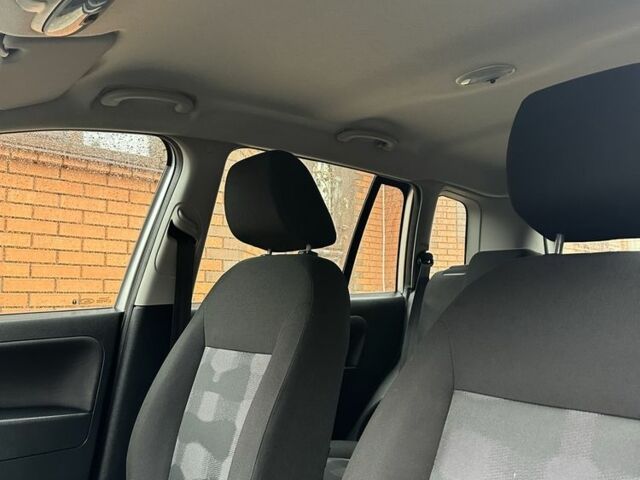 Серый Форд Фьюжн, объемом двигателя 1.4 л и пробегом 150 тыс. км за 5500 $, фото 7 на Automoto.ua