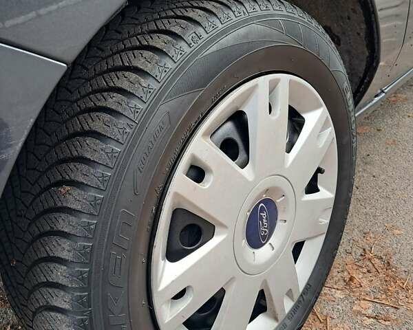 Сірий Форд Фьюжен, об'ємом двигуна 1.4 л та пробігом 228 тис. км за 4900 $, фото 18 на Automoto.ua