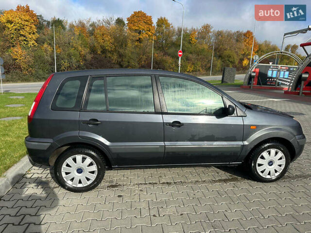 Серый Форд Фьюжн, объемом двигателя 1.4 л и пробегом 176 тыс. км за 4500 $, фото 2 на Automoto.ua