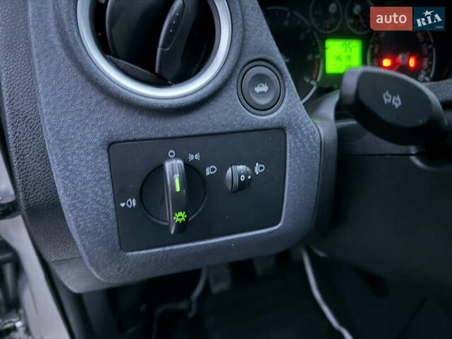 Серый Форд Фьюжн, объемом двигателя 1.4 л и пробегом 173 тыс. км за 5500 $, фото 28 на Automoto.ua