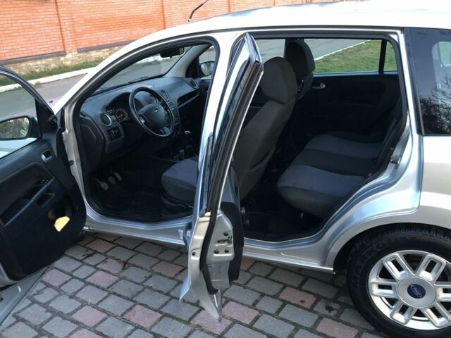 Сірий Форд Фьюжен, об'ємом двигуна 1.4 л та пробігом 160 тис. км за 3150 $, фото 6 на Automoto.ua