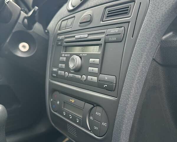 Сірий Форд Фьюжен, об'ємом двигуна 1.4 л та пробігом 217 тис. км за 5600 $, фото 32 на Automoto.ua