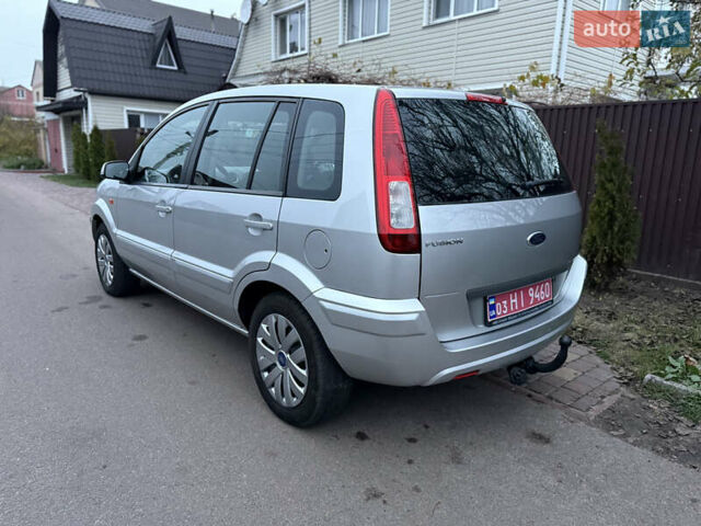 Серый Форд Фьюжн, объемом двигателя 1.4 л и пробегом 173 тыс. км за 5500 $, фото 4 на Automoto.ua