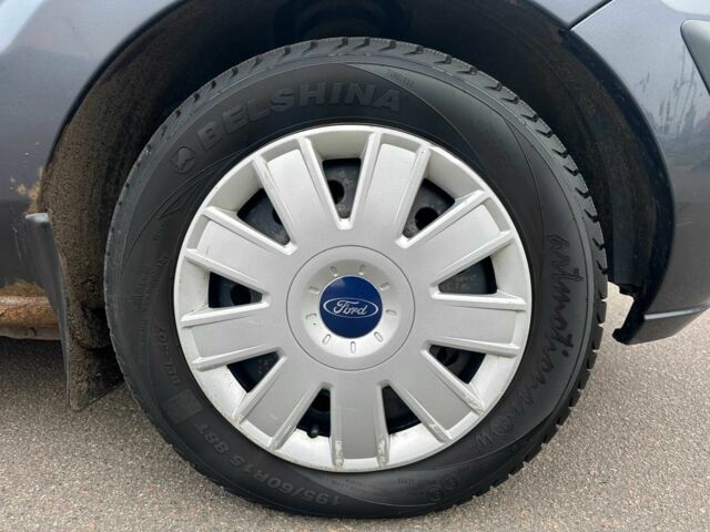 Серый Форд Фьюжн, объемом двигателя 1.4 л и пробегом 178 тыс. км за 3900 $, фото 9 на Automoto.ua