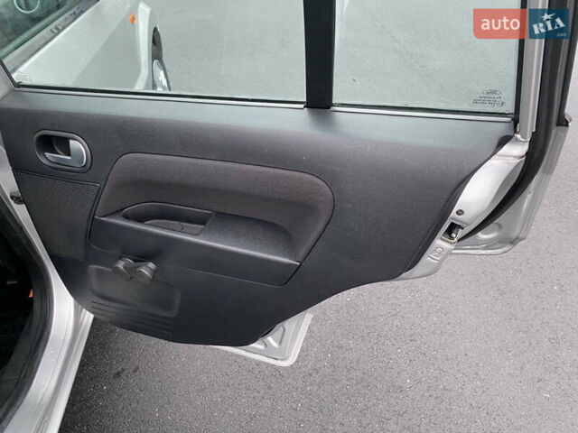 Сірий Форд Фьюжен, об'ємом двигуна 1.6 л та пробігом 185 тис. км за 7100 $, фото 15 на Automoto.ua