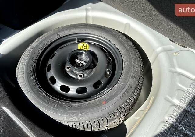 Серый Форд Фьюжн, объемом двигателя 1.4 л и пробегом 170 тыс. км за 5100 $, фото 39 на Automoto.ua