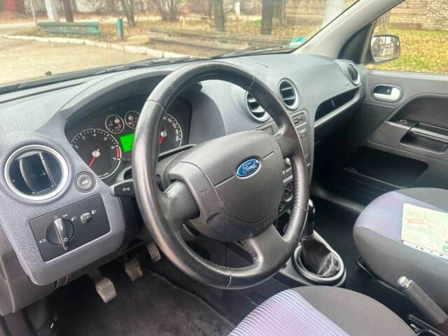 Серый Форд Фьюжн, объемом двигателя 1.4 л и пробегом 178 тыс. км за 5600 $, фото 14 на Automoto.ua