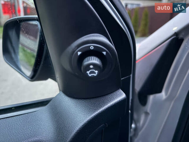 Серый Форд Фьюжн, объемом двигателя 1.4 л и пробегом 173 тыс. км за 5500 $, фото 27 на Automoto.ua