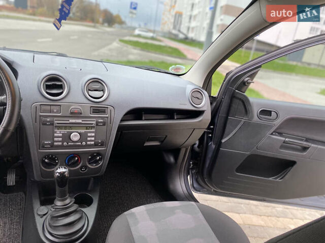 Форд Фьюжен 2007 у Вінниці на Automoto.ua Сірий Форд Фьюжен, об'ємом двигуна 1.4 л та пробігом 132 тис. км за 5850 $, фото 40 на Automoto.ua