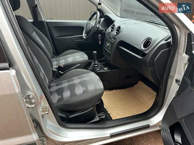 Сірий Форд Фьюжен, об'ємом двигуна 1.4 л та пробігом 158 тис. км за 5499 $, фото 6 на Automoto.ua