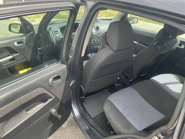 Серый Форд Фьюжн, объемом двигателя 1.6 л и пробегом 236 тыс. км за 4999 $, фото 7 на Automoto.ua