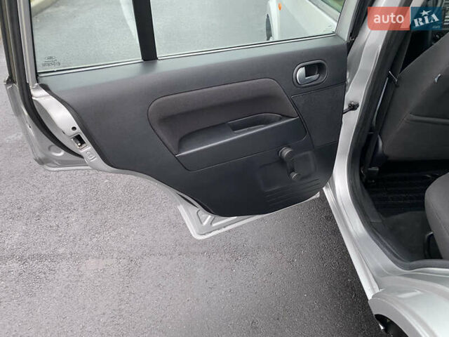 Сірий Форд Фьюжен, об'ємом двигуна 1.6 л та пробігом 185 тис. км за 7100 $, фото 8 на Automoto.ua