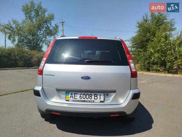 Серый Форд Фьюжн, объемом двигателя 1.4 л и пробегом 129 тыс. км за 4900 $, фото 7 на Automoto.ua
