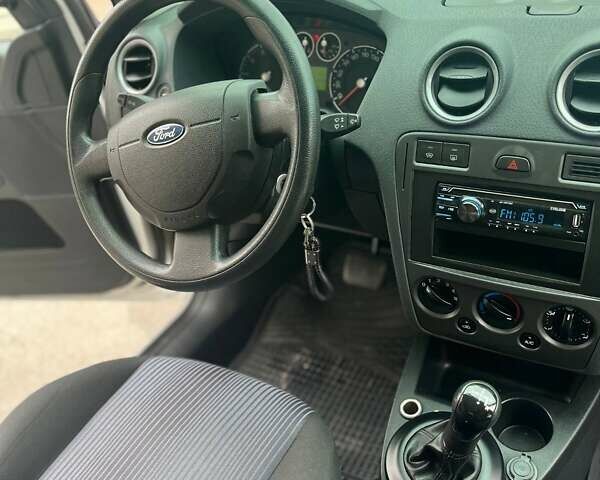 Сірий Форд Фьюжен, об'ємом двигуна 1.4 л та пробігом 113 тис. км за 5200 $, фото 7 на Automoto.ua