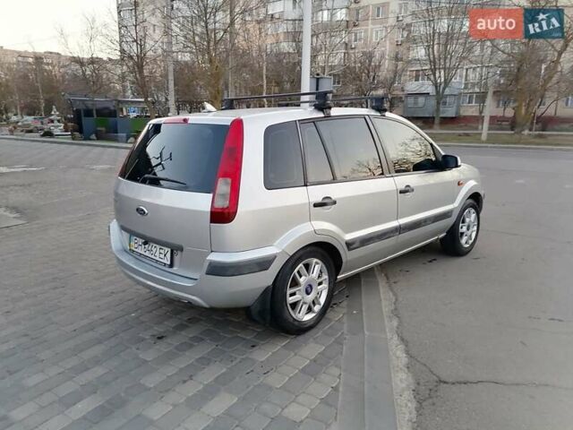 Серый Форд Фьюжн, объемом двигателя 1.4 л и пробегом 193 тыс. км за 3300 $, фото 4 на Automoto.ua