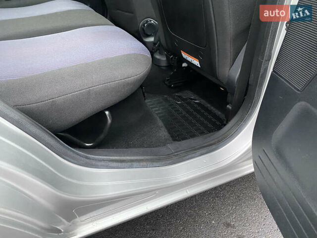 Сірий Форд Фьюжен, об'ємом двигуна 1.6 л та пробігом 185 тис. км за 7100 $, фото 17 на Automoto.ua