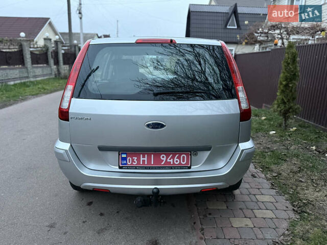 Серый Форд Фьюжн, объемом двигателя 1.4 л и пробегом 173 тыс. км за 5500 $, фото 5 на Automoto.ua
