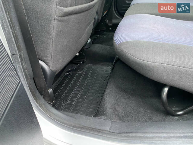 Сірий Форд Фьюжен, об'ємом двигуна 1.6 л та пробігом 185 тис. км за 7100 $, фото 10 на Automoto.ua