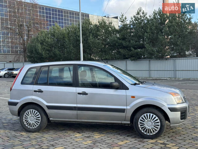 Серый Форд Фьюжн, объемом двигателя 1.4 л и пробегом 235 тыс. км за 3900 $, фото 4 на Automoto.ua