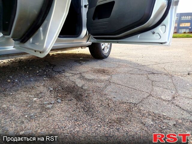 Сірий Форд Фьюжен, об'ємом двигуна 1.4 л та пробігом 230 тис. км за 4500 $, фото 5 на Automoto.ua