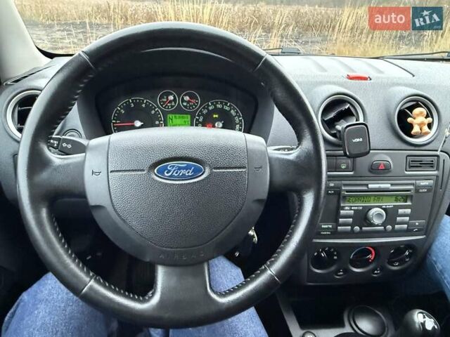 Серый Форд Фьюжн, объемом двигателя 1.39 л и пробегом 111 тыс. км за 6300 $, фото 15 на Automoto.ua
