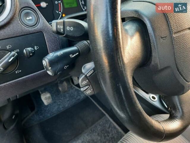 Серый Форд Фьюжн, объемом двигателя 1.6 л и пробегом 251 тыс. км за 6100 $, фото 79 на Automoto.ua