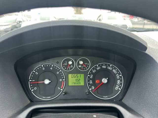 Серый Форд Фьюжн, объемом двигателя 1.4 л и пробегом 178 тыс. км за 3900 $, фото 14 на Automoto.ua