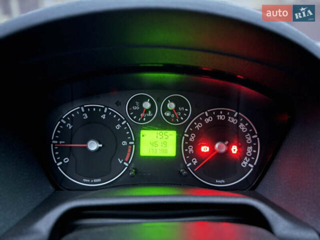 Серый Форд Фьюжн, объемом двигателя 1.4 л и пробегом 173 тыс. км за 5500 $, фото 30 на Automoto.ua