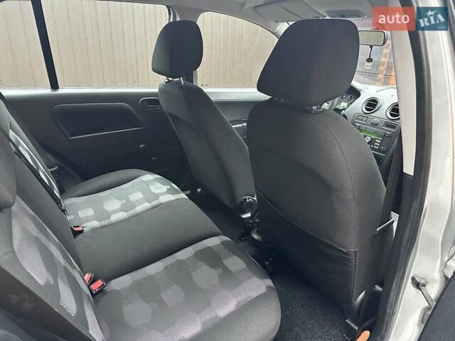 Сірий Форд Фьюжен, об'ємом двигуна 1.4 л та пробігом 158 тис. км за 5499 $, фото 10 на Automoto.ua