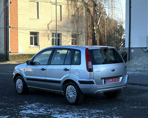 Серый Форд Фьюжн, объемом двигателя 1.4 л и пробегом 236 тыс. км за 4150 $, фото 4 на Automoto.ua