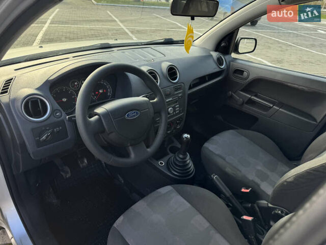 Серый Форд Фьюжн, объемом двигателя 1.4 л и пробегом 235 тыс. км за 3900 $, фото 17 на Automoto.ua