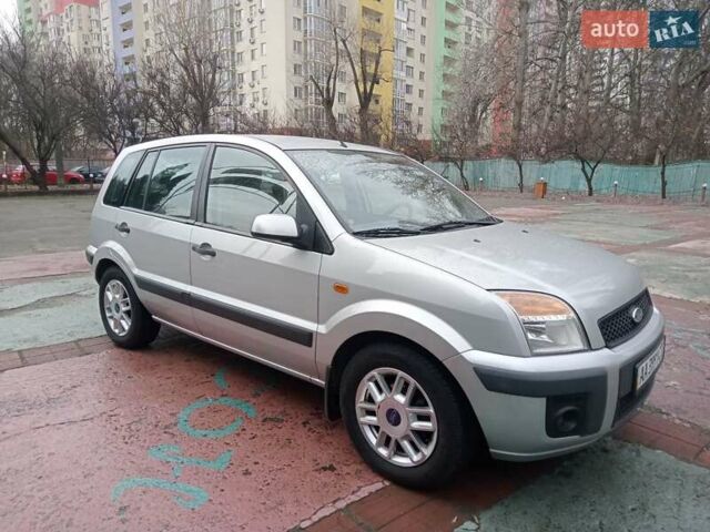 Серый Форд Фьюжн, объемом двигателя 1.4 л и пробегом 182 тыс. км за 5200 $, фото 13 на Automoto.ua