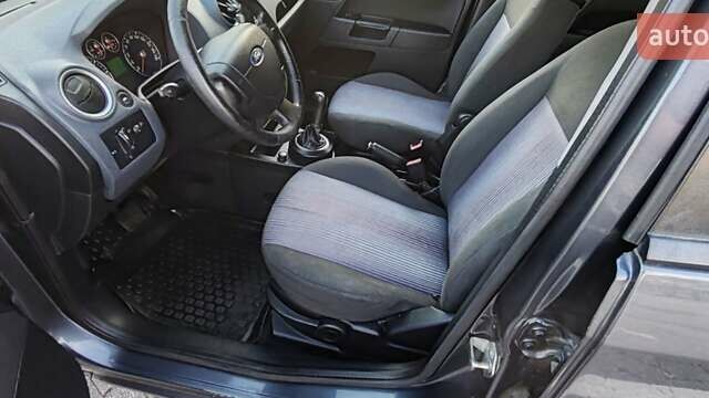 Сірий Форд Фьюжен, об'ємом двигуна 1.4 л та пробігом 190 тис. км за 4900 $, фото 3 на Automoto.ua