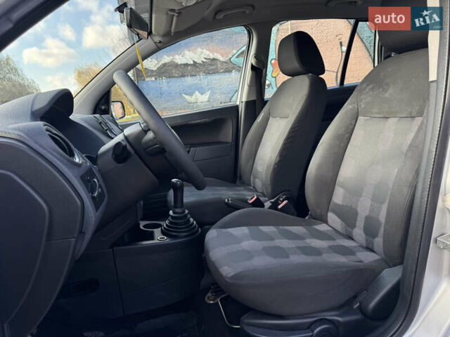 Серый Форд Фьюжн, объемом двигателя 1.4 л и пробегом 235 тыс. км за 3900 $, фото 15 на Automoto.ua