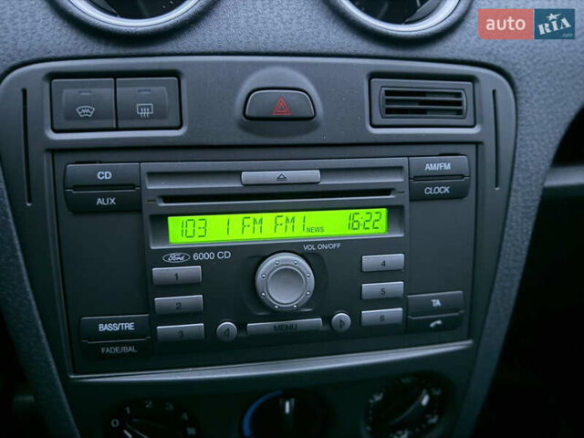 Серый Форд Фьюжн, объемом двигателя 1.4 л и пробегом 173 тыс. км за 5500 $, фото 33 на Automoto.ua