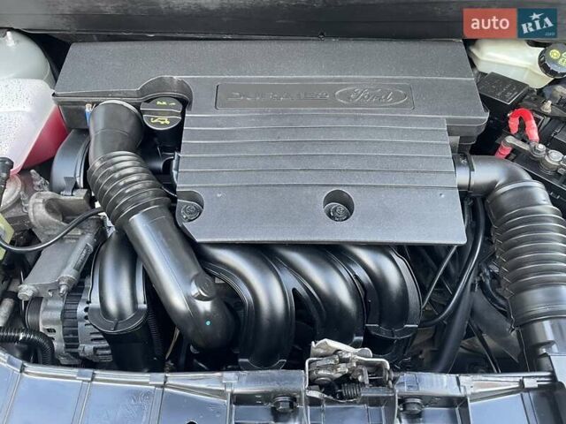 Сірий Форд Фьюжен, об'ємом двигуна 1.6 л та пробігом 115 тис. км за 6480 $, фото 142 на Automoto.ua