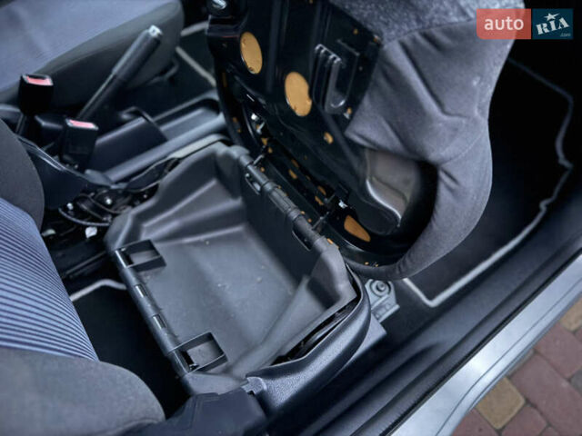 Серый Форд Фьюжн, объемом двигателя 1.4 л и пробегом 173 тыс. км за 5500 $, фото 40 на Automoto.ua