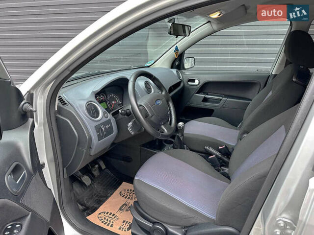 Форд Фьюжен 2007 у Кам'янське (Дніпродзержинськ) на Automoto.ua Сірий Форд Фьюжен, об'ємом двигуна 1.4 л та пробігом 173 тис. км за 5500 $, фото 4 на Automoto.ua